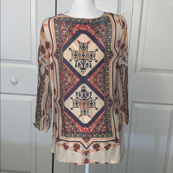 One World Blouse. GUC - Picture 5 of 10
